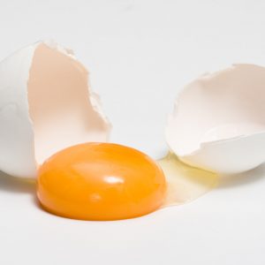 Lee más sobre el artículo La yema de huevo: ¿perjudicial o saludable?